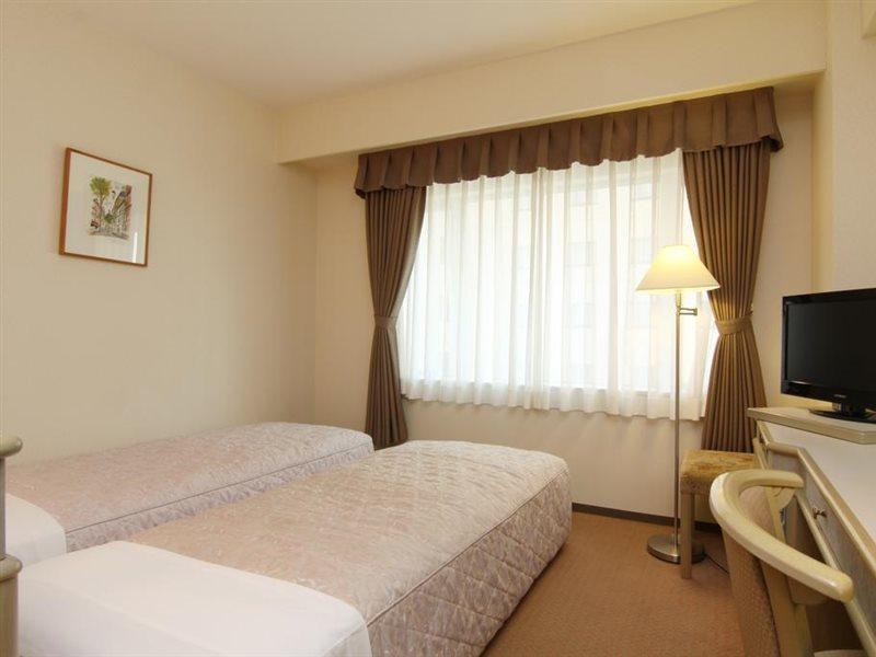 Hotel Green Tower Makuhari Тиба Экстерьер фото
