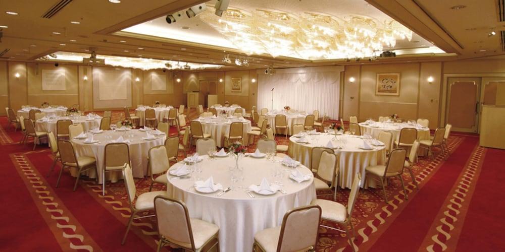 Hotel Green Tower Makuhari Тиба Экстерьер фото