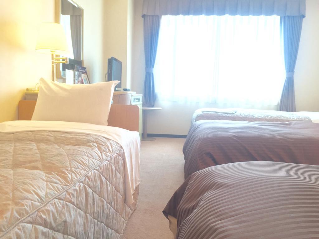 Hotel Green Tower Makuhari Тиба Экстерьер фото